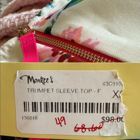 Jade Women's Top - Red and Cream Floral NWT Size XS - Picture 10 of 10